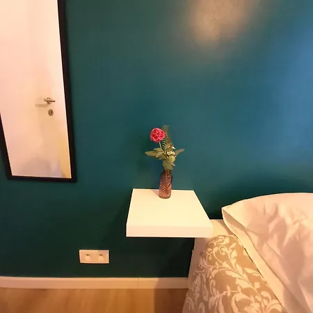 Comfy 9052 3* 헨트