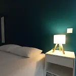 Comfy 9052 فندق مبيت وإفطار